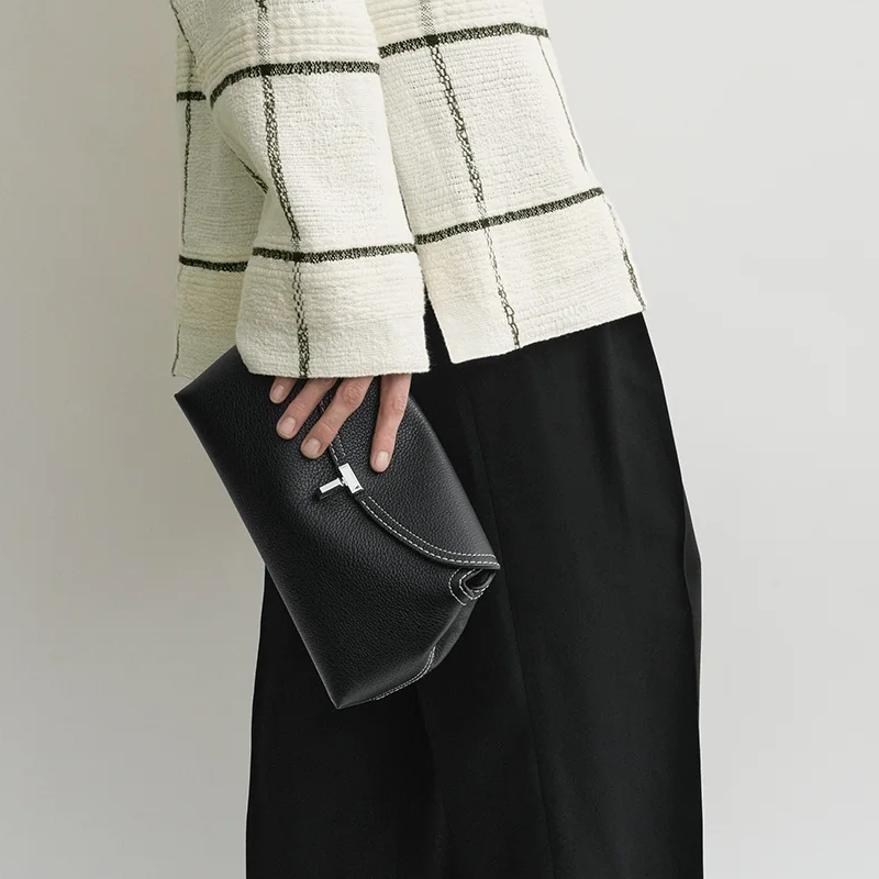 T-Lock Clutch Grained Leather Black Silver York Essential