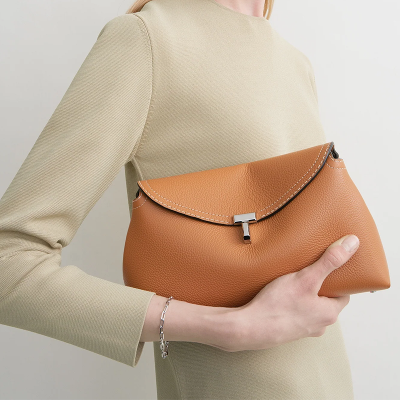 T-Lock Clutch Grained Leather Tan York Essential