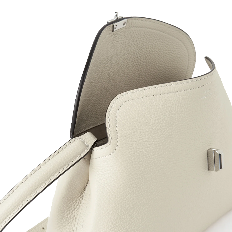 T-lock Clutch Grained Leather Milk York Essential