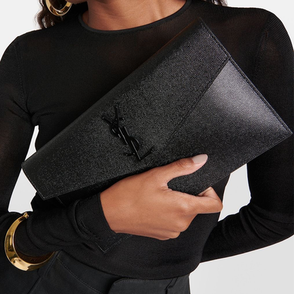 Pochette Uptown Grain de Poudre Embossed Leather York Essential